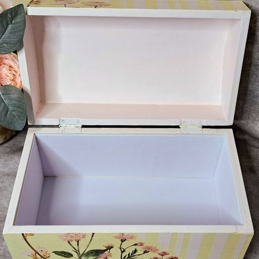 Handcrafted Memory box - Picture 3 of 5